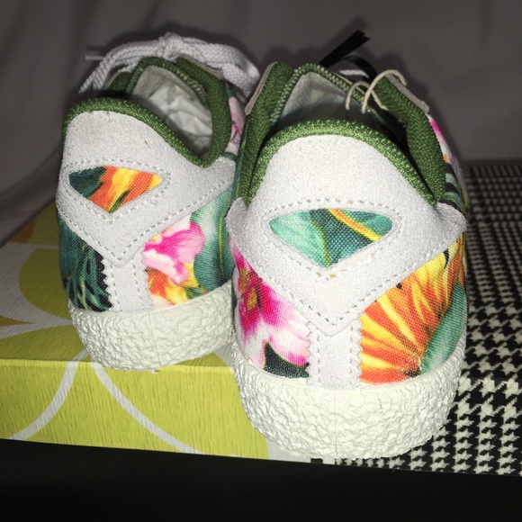 Munich Sneakers 👟 - Picture 5 of 8